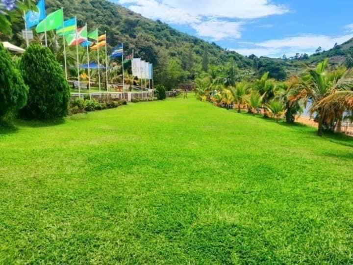 Ches Bay Resort Nangina Eksteriør billede